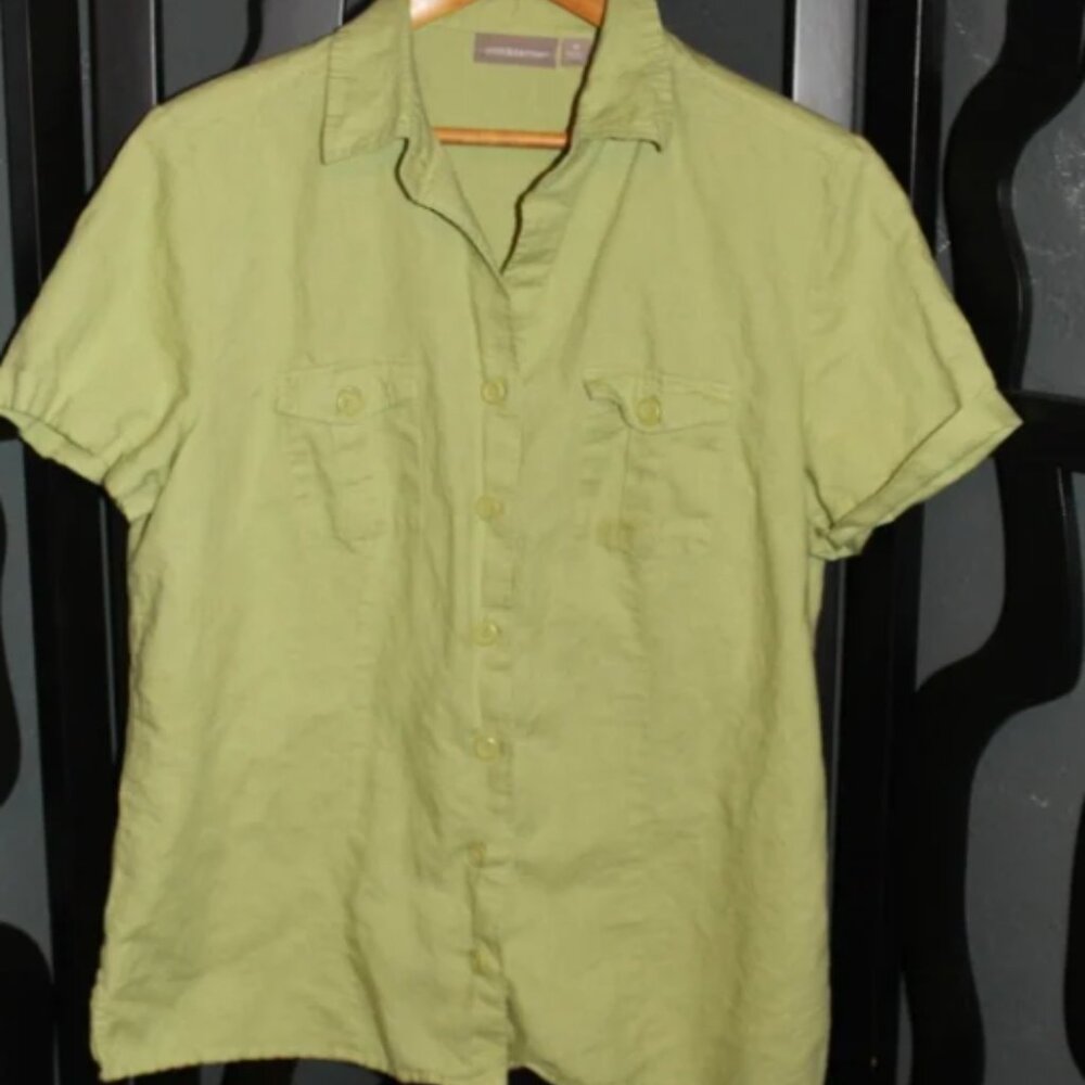 Croft & Barrow Button-Up Shirt Size Medium